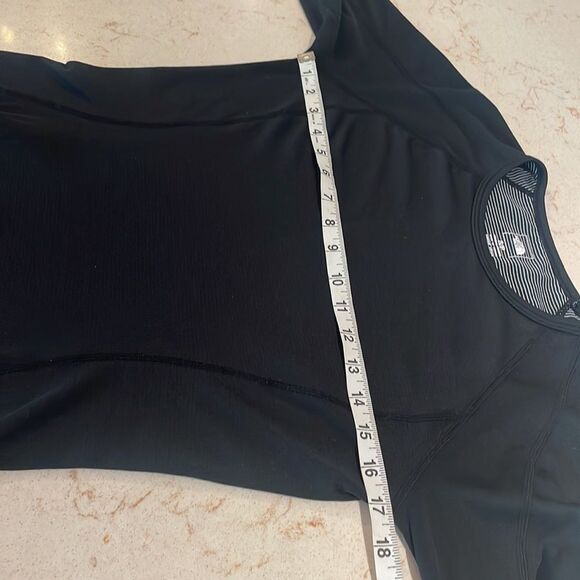 The North Face flashdry thermal top SZ small - Picture 7 of 8